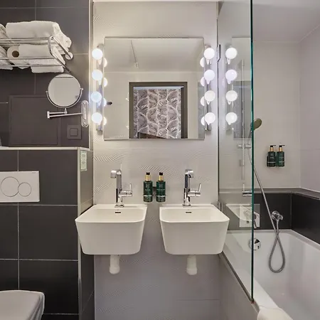 Hotel La Parizienne Parigi