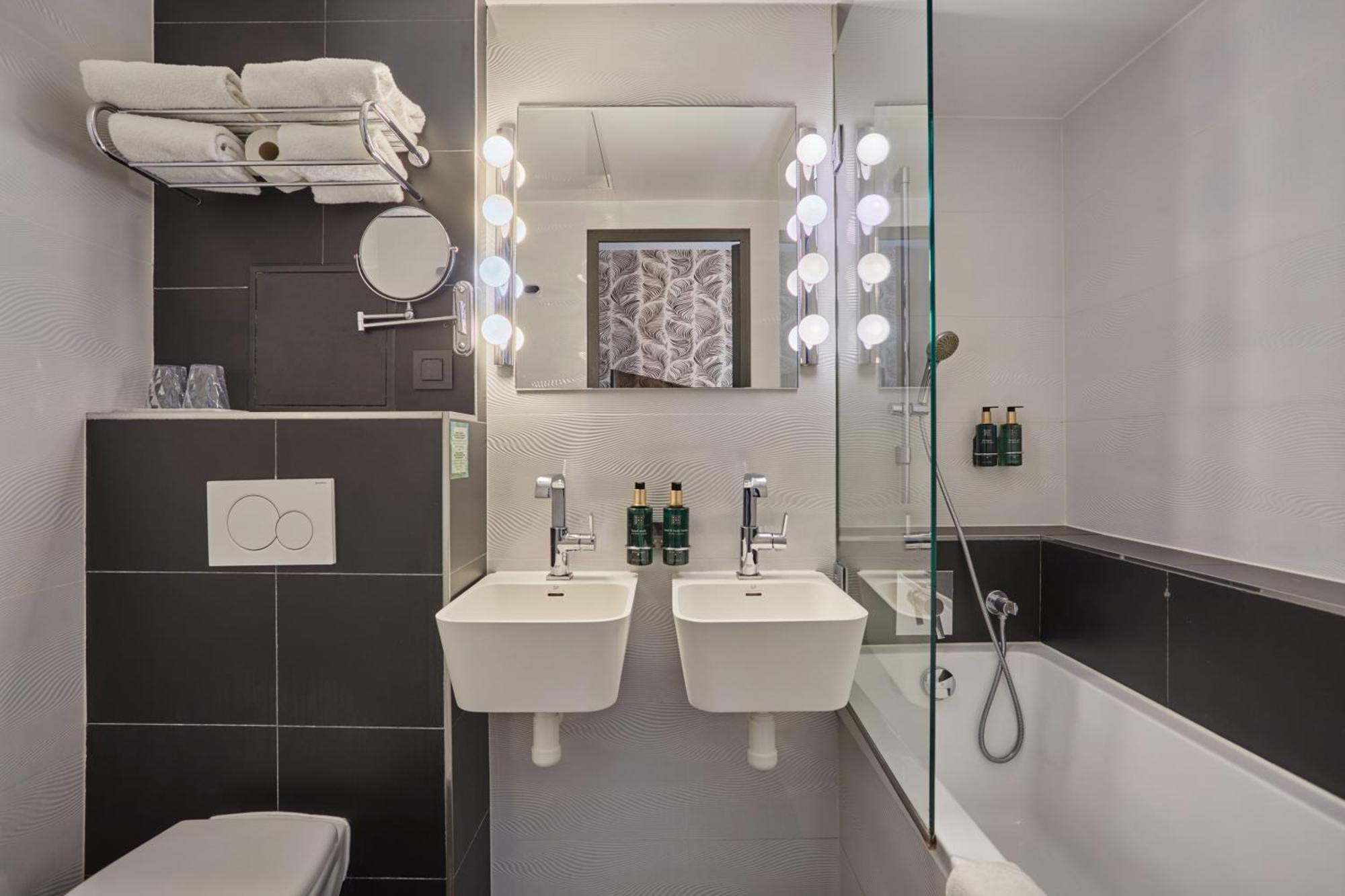 Hotel La Parizienne - Proche Montparnasse Paris
